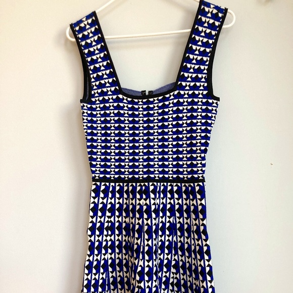 BCBG MAXAZRIA Carolina Geometric Jacquard Dress (xs) - Picture 1 of 7